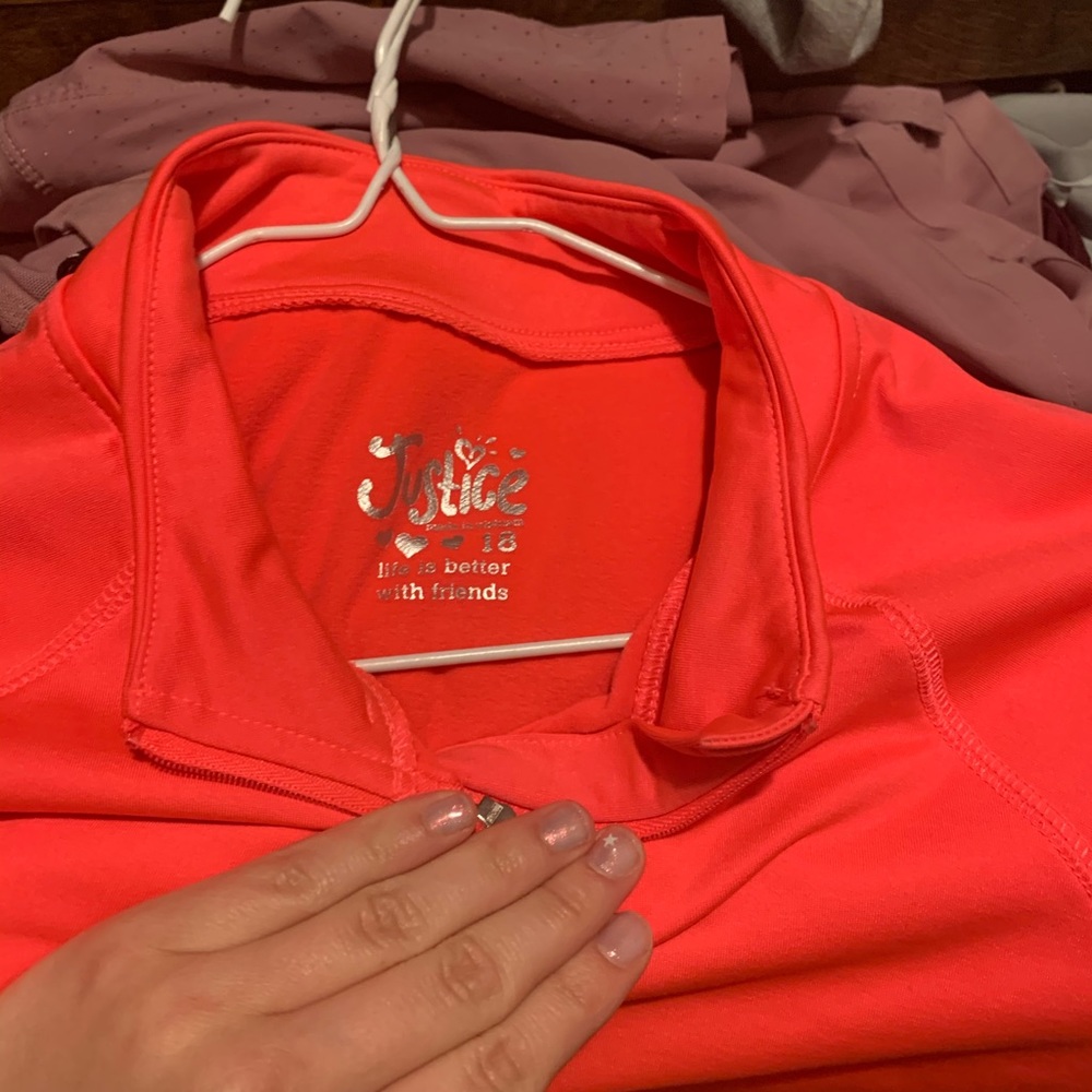 Athletic pullover - Picture 3 of 3